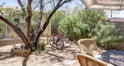** Relajante Casita en el centro de Tucson con un patio trasero exuberante y completamente cercado **
