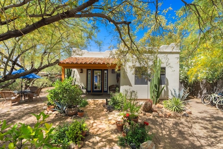 Terrace/patio. Private Southwestern Style Casita with Lush & Fully fenced Lush Yard**