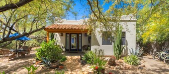 Private Southwestern Style Casita with Lush & Fully fenced Lush Yard**