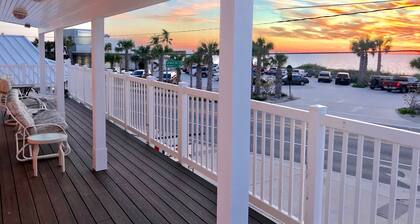 Spectacular Beach & Dolphin Views! Huge Private Balcony! 2BR/2BA Upstairs Villa