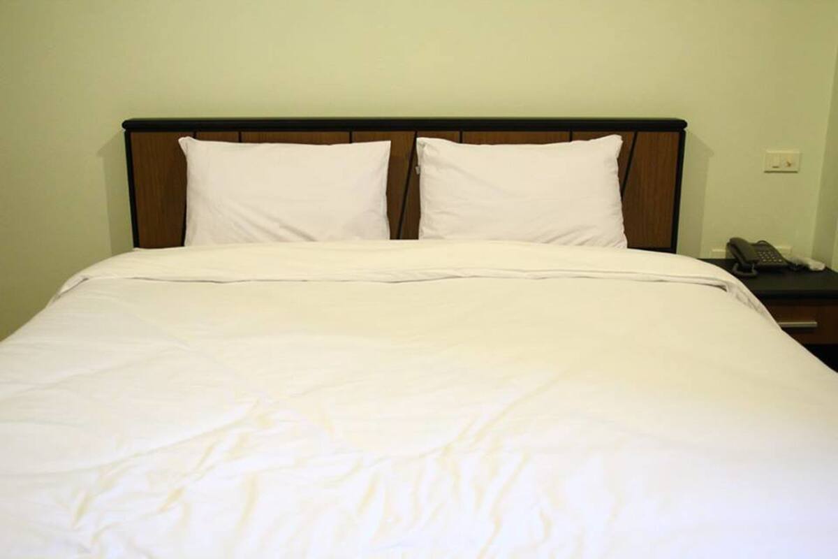 Standard Double Room | Desk, blackout curtains, rollaway beds, free WiFi