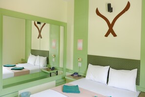 Standard  | Desk, free WiFi