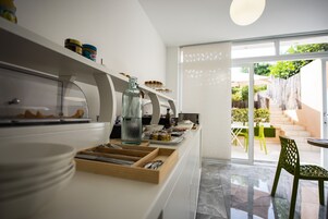 Desayuno buffet todos los días (con cargo)