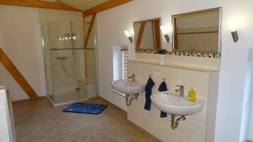 Kondominium, kamar mandi pribadi (3 Schlafzimmer) | Kamar mandi