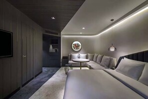 Courtyard Room Balcony Lakeview | Premium bedding, minibar, in-room safe, desk - Blossom House Beijing Houhai (Beijing)