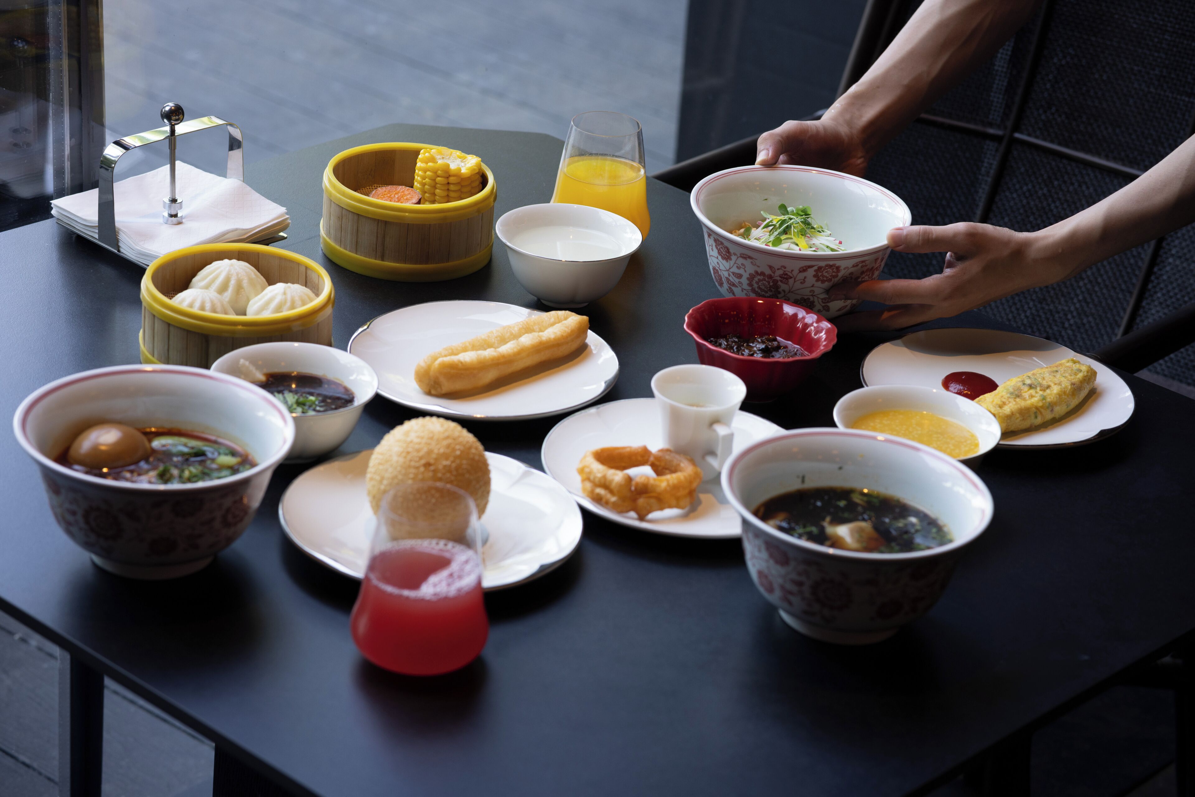 Petit déjeuner buffet servi tous les jours en supplément
