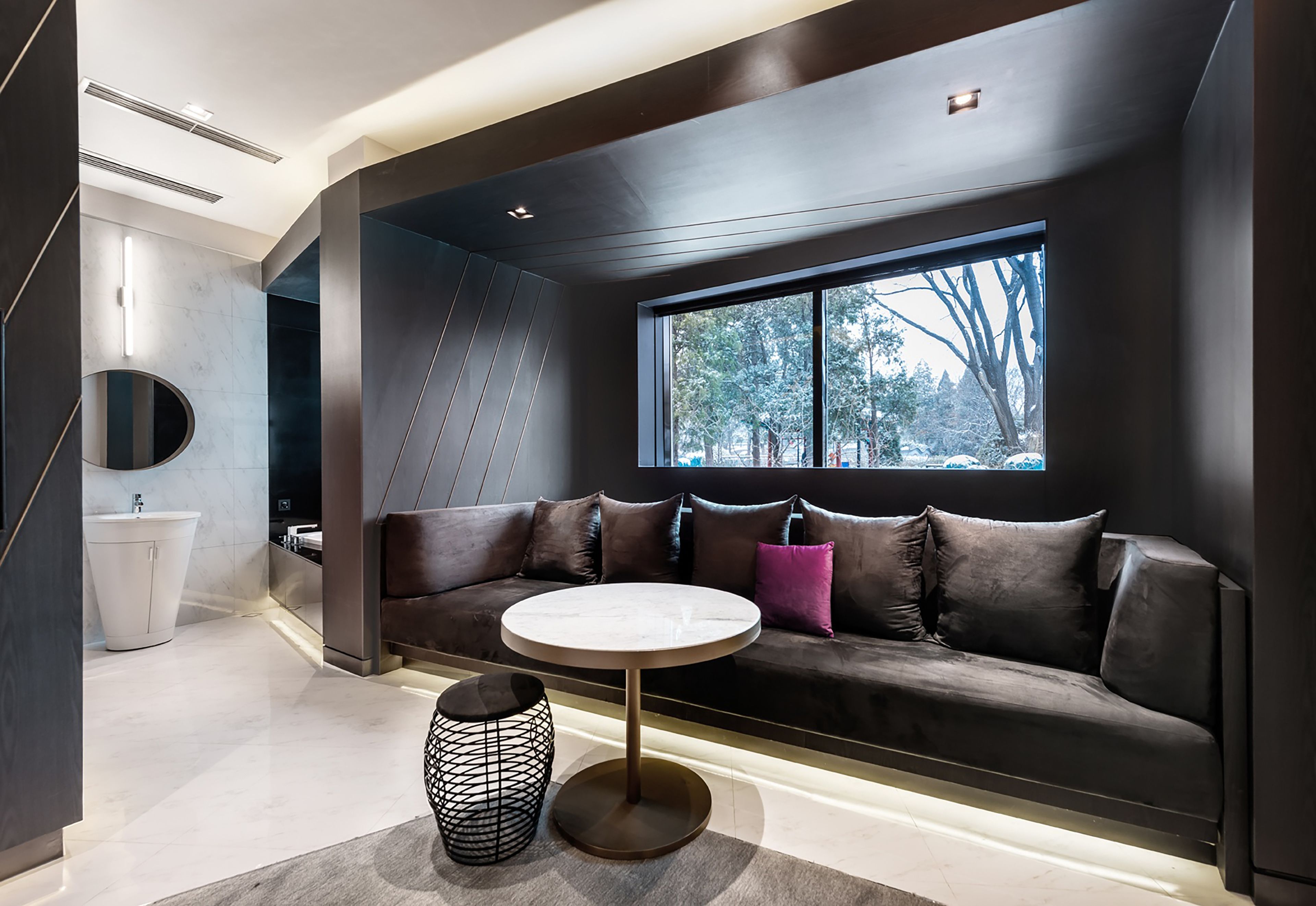 convex/park vue suite | premium bedding, minibar, in-room safe, desk