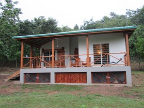 Exterior - Maya Hill Lodge (Mount Hope)