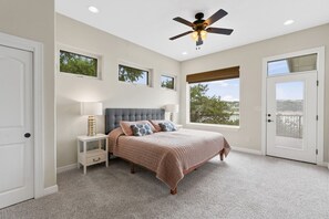 4 bedrooms, desk, iron/ironing board, travel crib