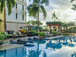 A heated pool - Hale Kailani O-522 a place to gather and relax (Kapolei)