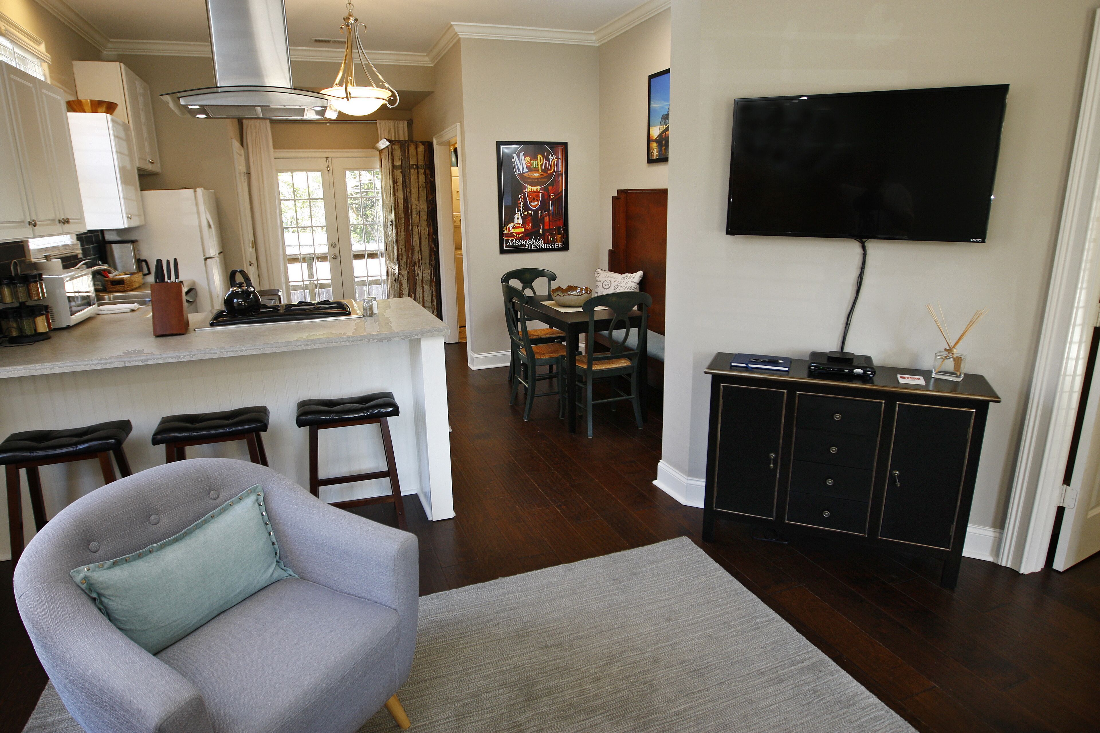 TV connectée, Netflix, livres, services de streaming