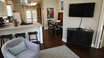 TV connectée, Netflix, livres, services de streaming