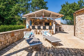 Outdoor dining - Trulli Littoria 4, Emma Villas (Castellana Grotte)