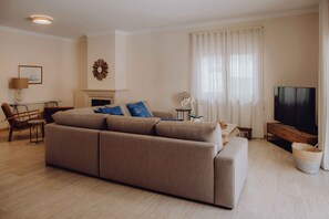 Smart TV, stereo, printers