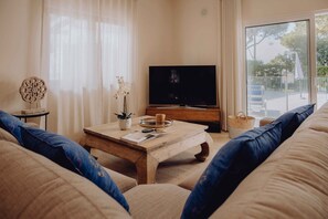 Smart TV, stereo, printers - Elegant spacious house in Vilamoura with private heated pool and family BBQ area (Quarteira)