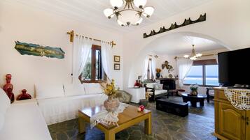 Smart-TV, DVD-Player, Tischfußball, Tischtennisplatte