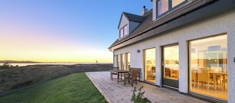 Shore Croft a luxury house on the beach