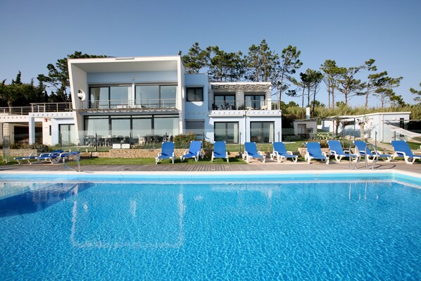 Piscine extérieure, piscine chauffée