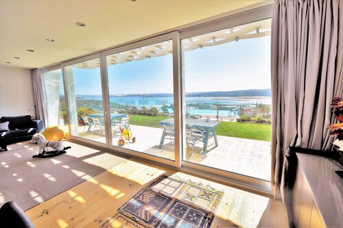 Hervorragende Villa für Familien mit Kindern / Kleinkindern, beheizter und eingezäunter Pool, herrliche Aussicht