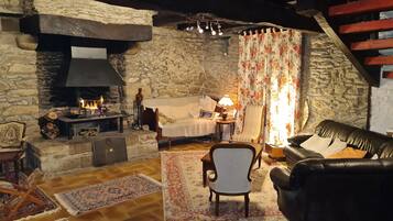 Smart TV, fireplace, table tennis, books