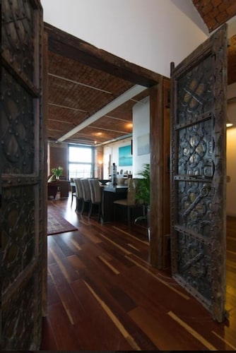 Luxury loft apartment by the River Clyde