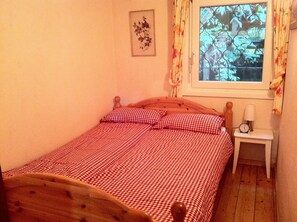 2 bedrooms, iron/ironing board, free WiFi, bed sheets - Something special for nature lovers with a wonderful distant view (Offenburg)