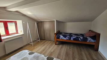 3 Schlafzimmer, Bügeleisen/Bügelbrett, Reisekinderbett, kostenloses WLAN