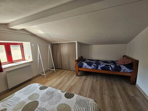 3 Schlafzimmer, Bügeleisen/Bügelbrett, Reisekinderbett, kostenloses WLAN