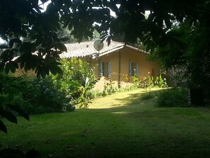 Property grounds - The miller's house (and his barn) (Hinx)