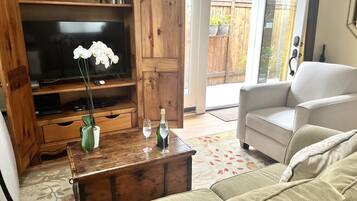 Smart TV, DVD player, books