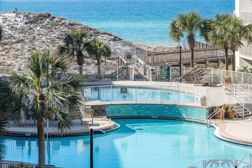Enjoy our oasis of relaxation & beautiful beaches