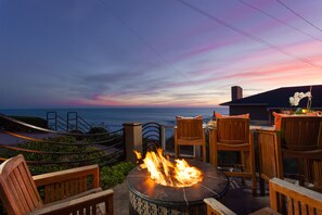 屋外ダイニングエリア