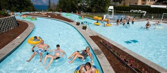 Ved siden av innsjøen, basseng, 10 Acre Park, 1 kilometer til byen, beste priser