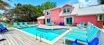 The Pink Beach House - Private House and Pool directly on the Beach, Rum Point