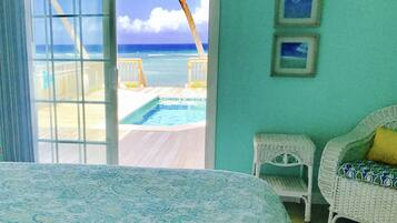 3 bedrooms, desk, iron/ironing board, travel cot