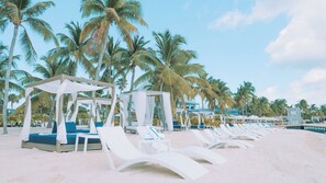 På stranden