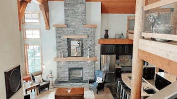 TV connectée, cheminée, jeux vidéo, lecteur de DVD