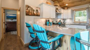 冰箱、微波炉、烤箱、炉灶