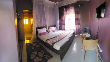 Superior Double Room, Garden View | Premium bedding, in-room safe, desk, bed sheets