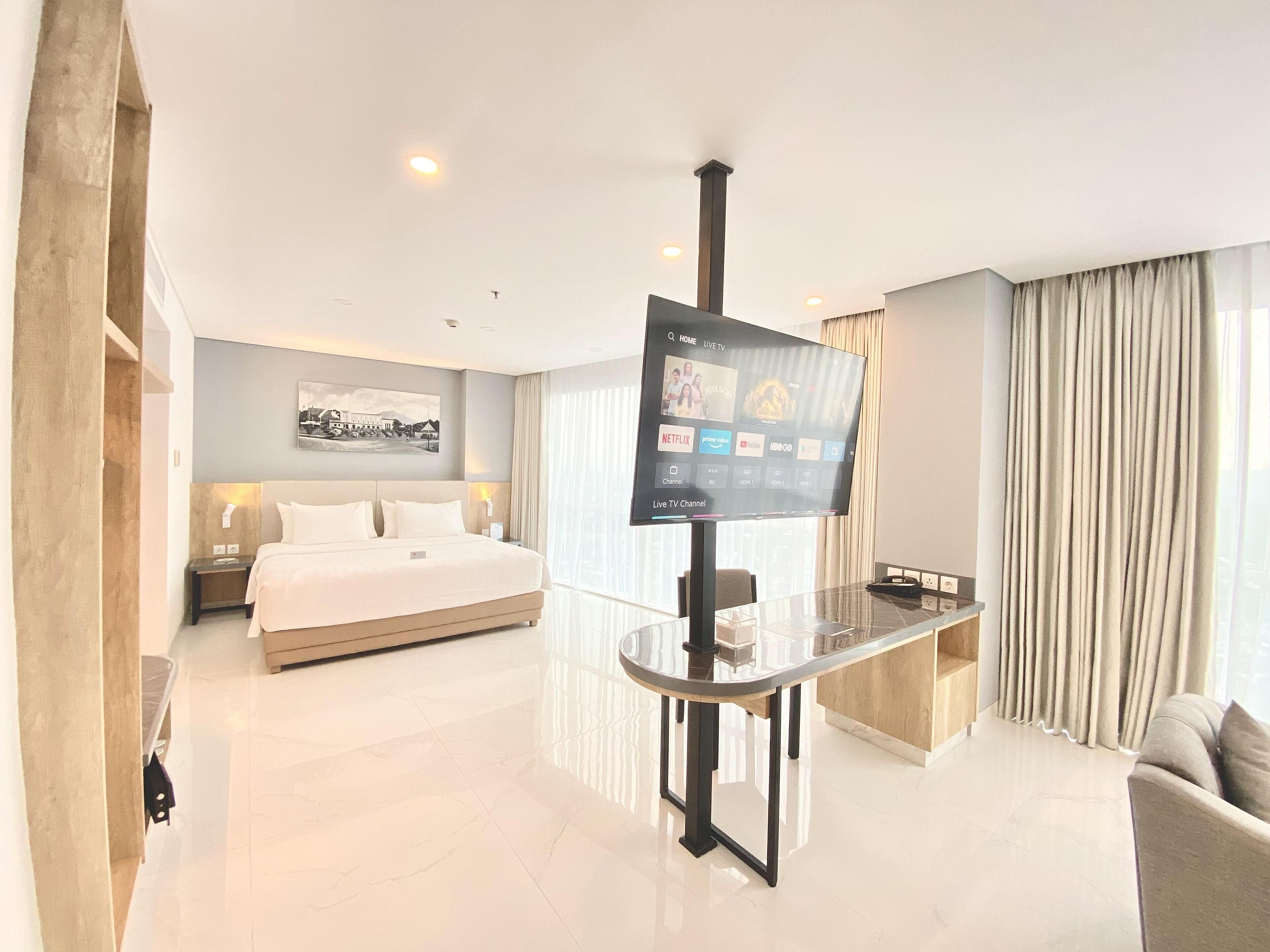 Suite (The 101) | Minibar, safe på rommet, skrivebord og skrivebord for bærbar PC