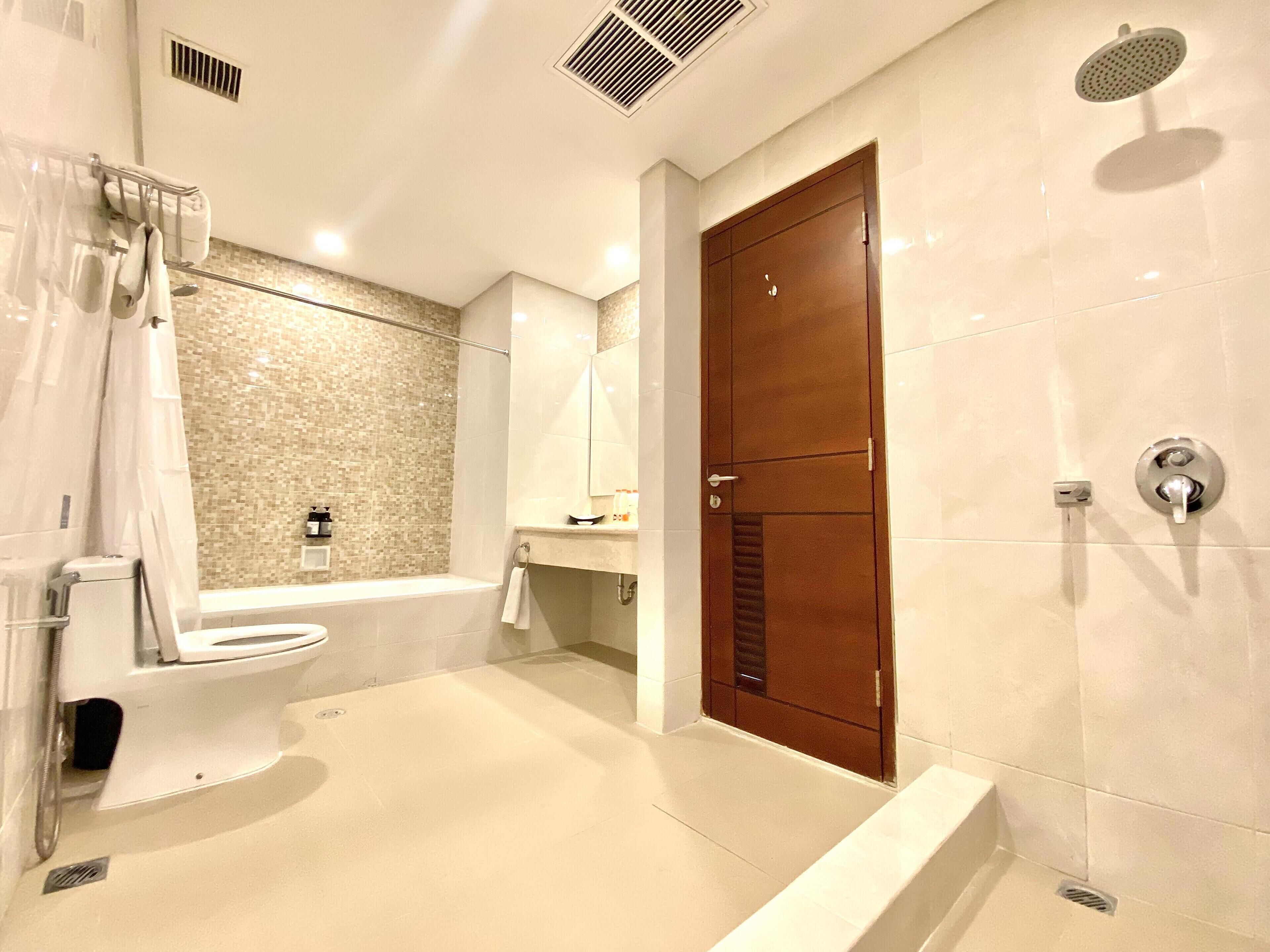 The 101 Suite | Bathroom