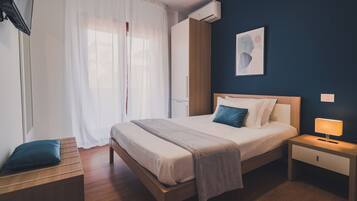 Comfort Double Room Single Use, Accessible, Balcony | Premium bedding, minibar, in-room safe, desk