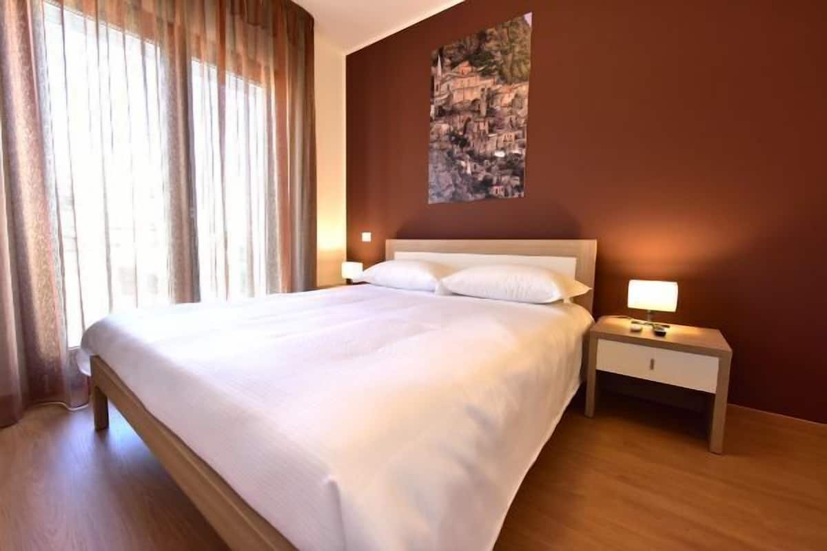 Double Room, City View | Premium bedding, minibar, in-room safe, desk