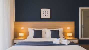 Superior Double Room, Sea View | Premium bedding, minibar, in-room safe, desk