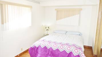 1 Schlafzimmer, BĂŒgeleisen/BĂŒgelbrett, WLAN, BettwĂ€sche