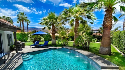 LARGE, PRIVATE Yard & Heated, Saltwater Pool/Spa, Detached Casita, Peloton