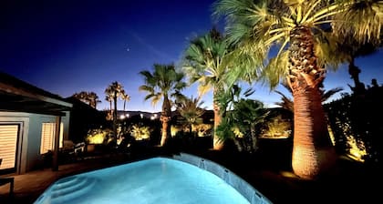 LARGE, PRIVATE Yard & Heated, Saltwater Pool/Spa, Detached Casita, Peloton