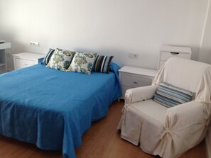 3 Schlafzimmer, Schreibtisch, Bügeleisen/Bügelbrett, kostenloses WLAN