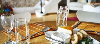 La Maison dans la Petite Cour Reg. No. 06 004 21 595 3 CM