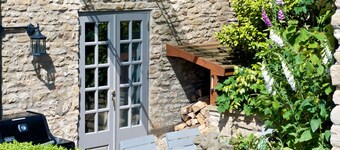 Luxuriously Restored Family Friendly 300 year old English Country Cottage 